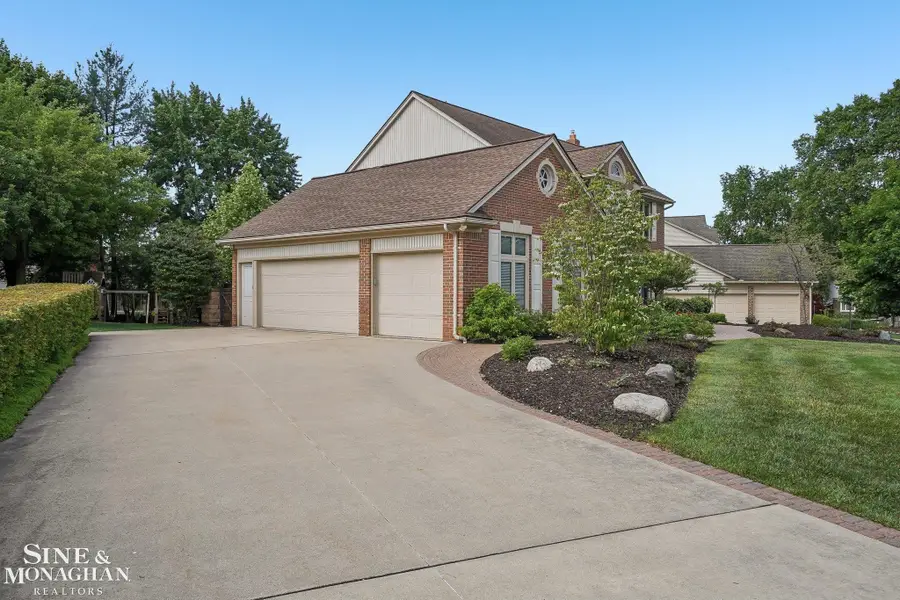 3473 Summit Ridge DR, Rochester Hills, MI 48306 - #3