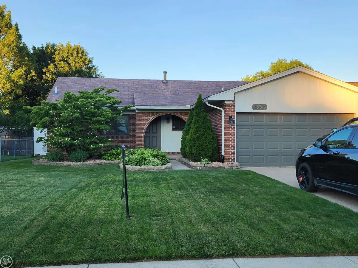 45540 Heatherwoode LN, Macomb, MI 48044 - #1