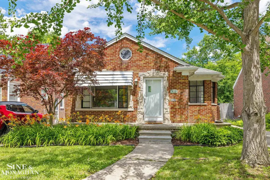 21175 Lochmoor ST, Harper Woods, MI 48225 - #2