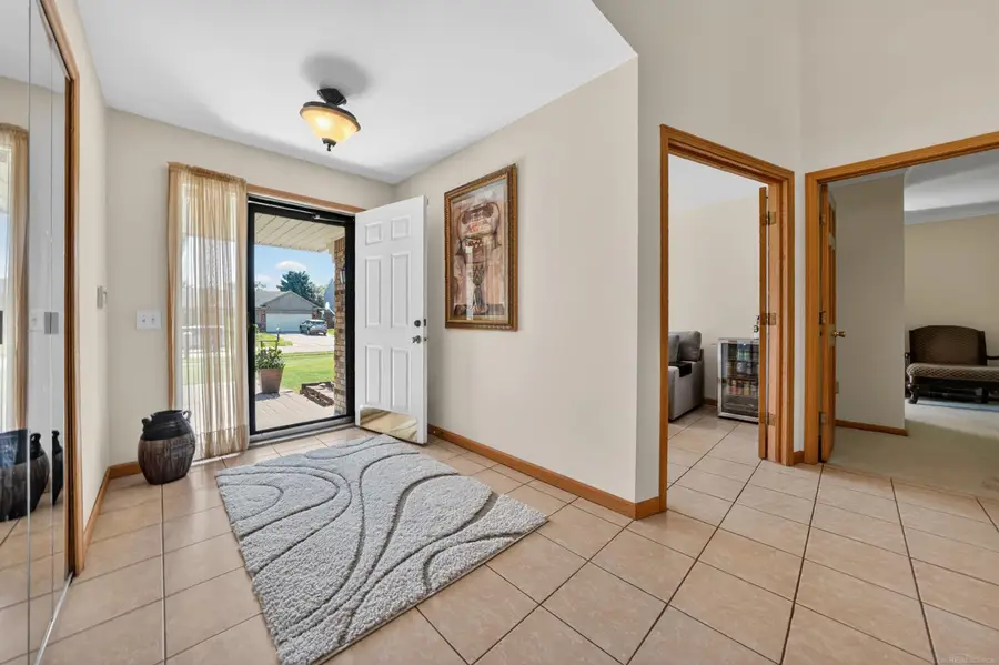 40219 Denbigh DR, Sterling Heights, MI 48310 - #3