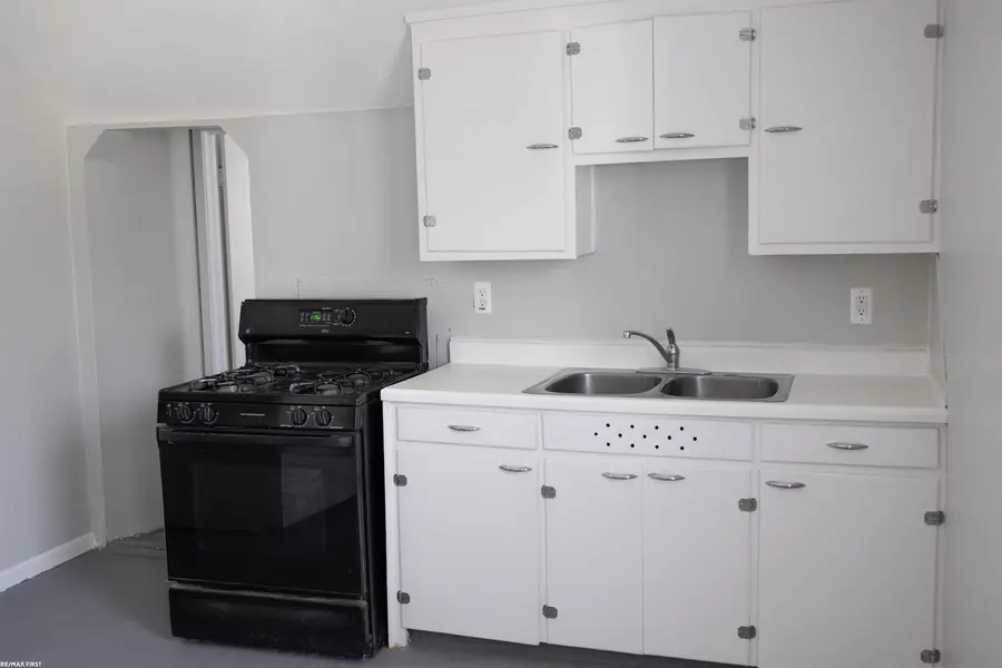 19 Washington ST, Mount Clemens, MI 48043 - #3