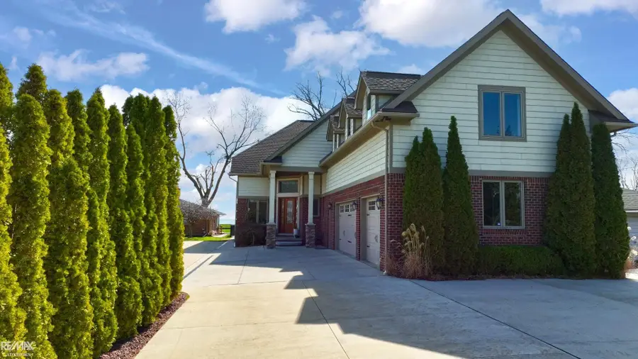 26918 Koerber ST, Saint Clair Shores, MI 48081 - #3
