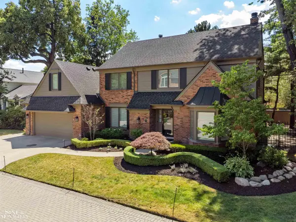 11 Sycamore LN, GrossePointe, MI 48230