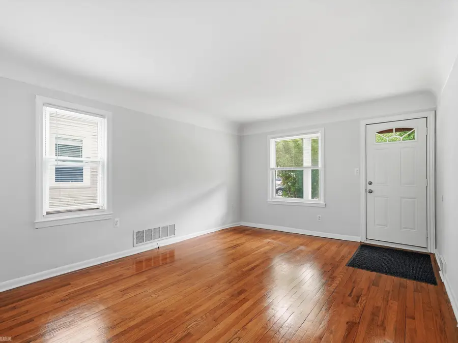 660 E Marshall ST, Ferndale, MI 48220 - #2