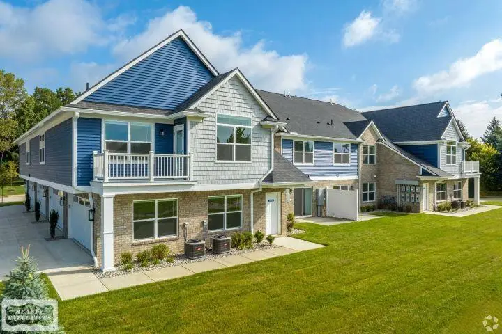 32956 Antrim DR, Chesterfield, MI 48047 - #1