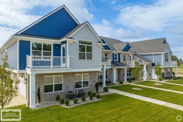 32956 Antrim DR, Chesterfield, MI 48047 - #2