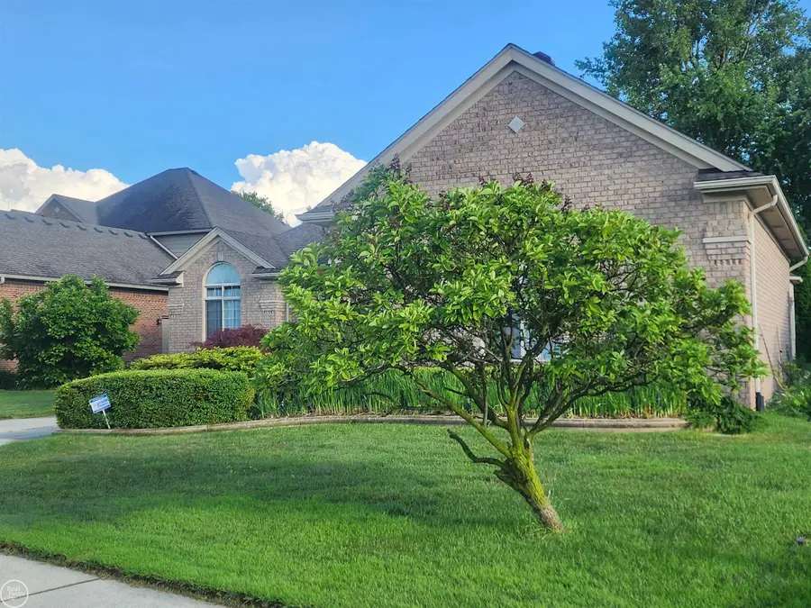 21766 Ambassador DR, Macomb, MI 48044 - #3