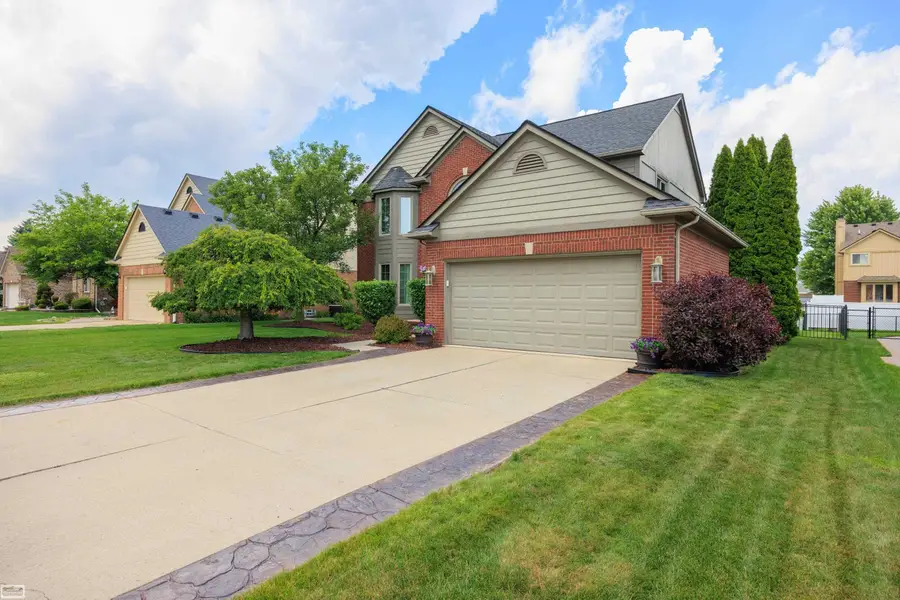 30139 Highgate DR, Chesterfield, MI 48051 - #2