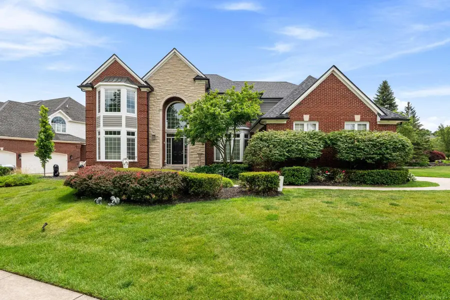 2250 Hawthorne, Utica, MI 48316 - #2