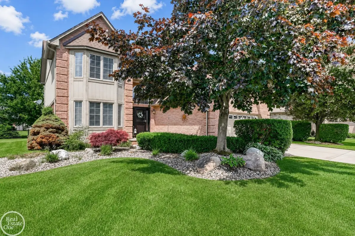 20415 Balmoral DR, Macomb, MI 48044 - #1