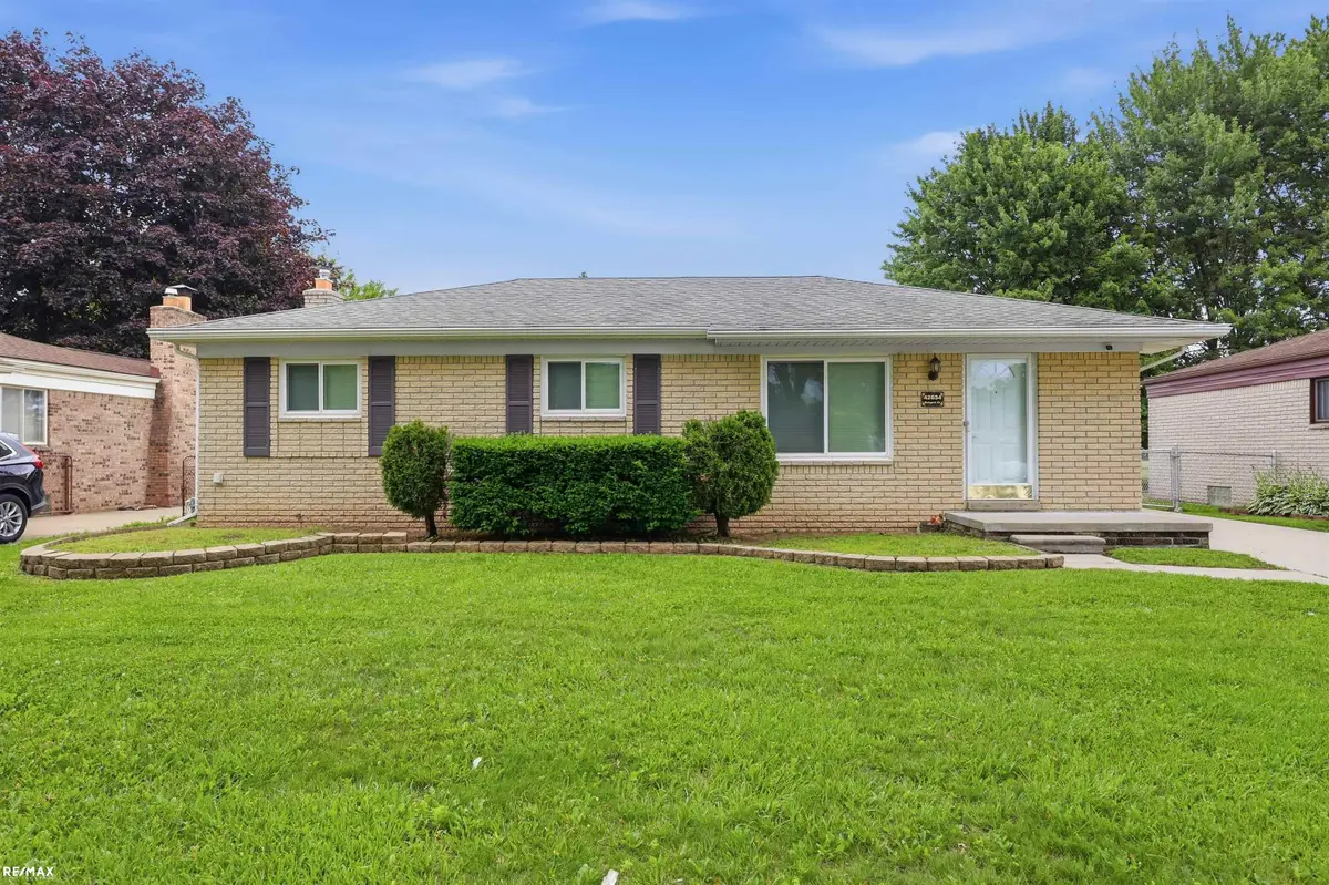 42654 Rutgers DR, Sterling Heights, MI 48313 - #1