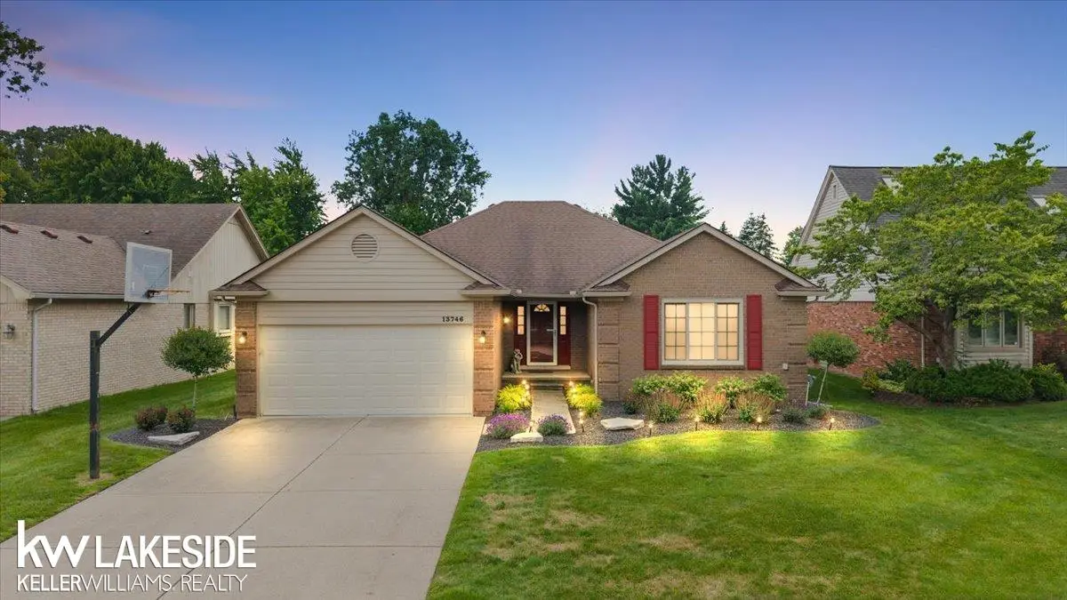 13746 Wellington DR, Sterling Heights, MI 48313 - #1