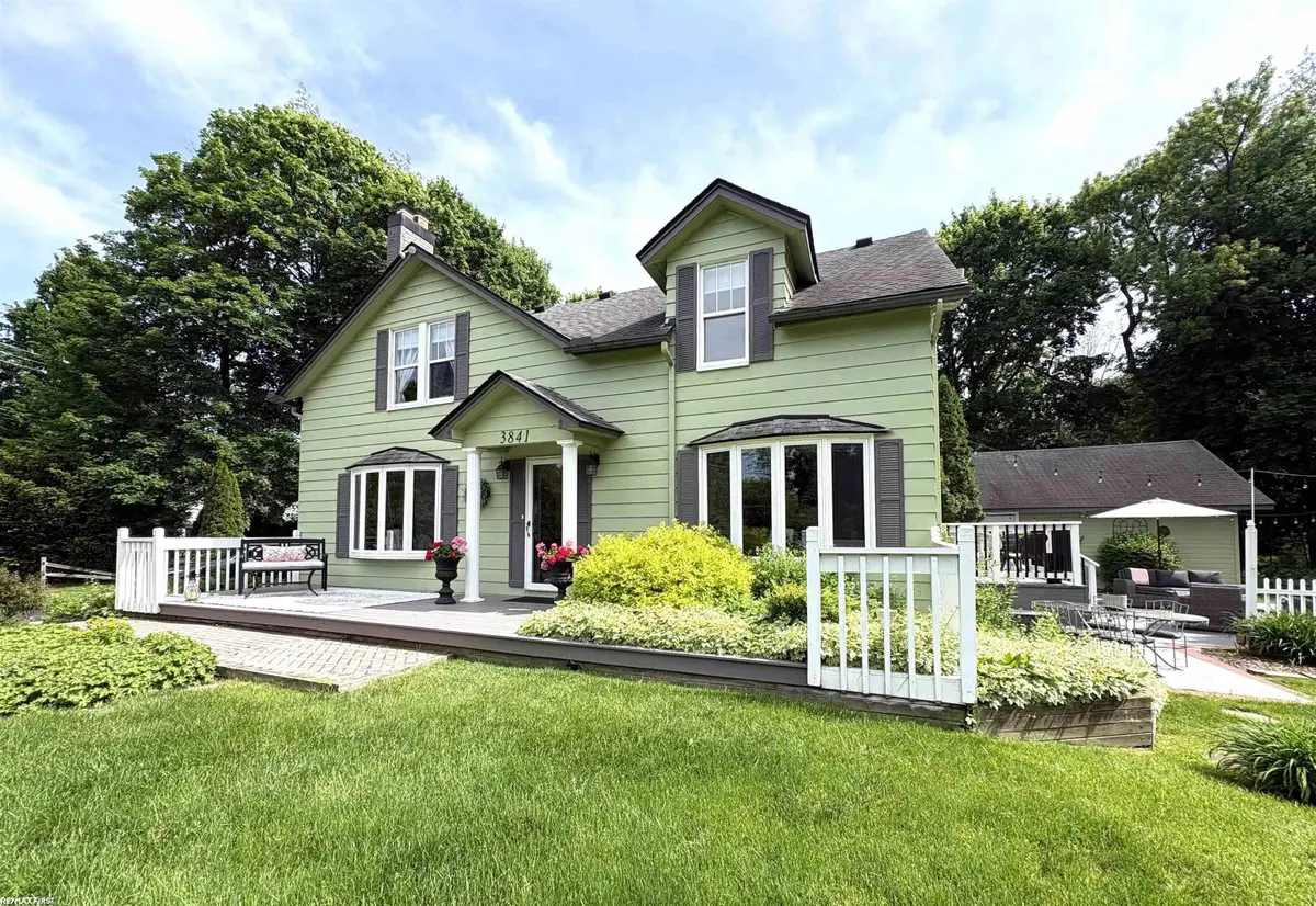 3841 Covert RD, Waterford, MI 48328 - #1