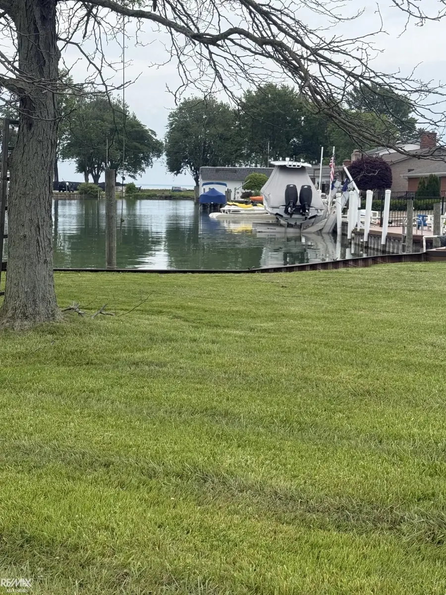 34011 Lotties DR, Chesterfield, MI 48047 - #3