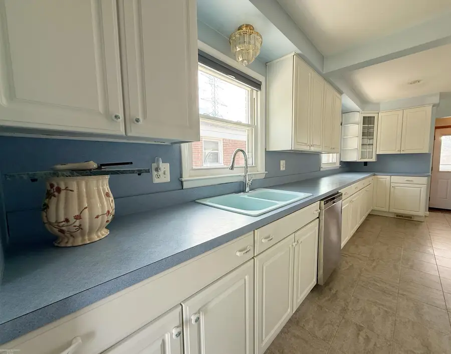 27514 Palomino ST, Warren, MI 48093 - #3