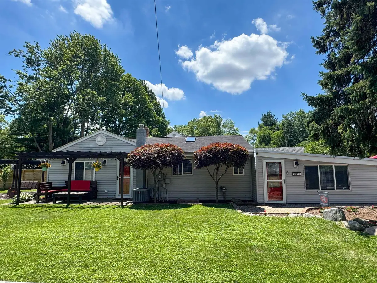 3821 Dunning RD, Rochester Hills, MI 48309 - #1