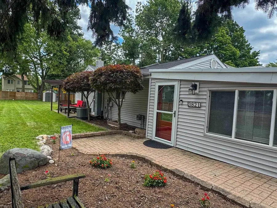 3821 Dunning RD, Rochester Hills, MI 48309 - #3