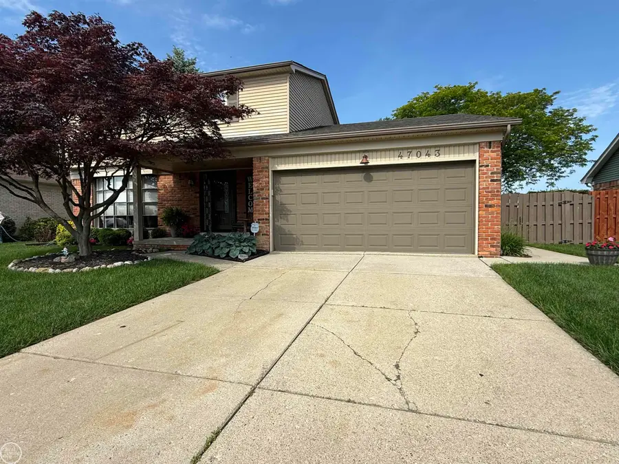 47043 Sanborn DR, Macomb, MI 48044 - #2