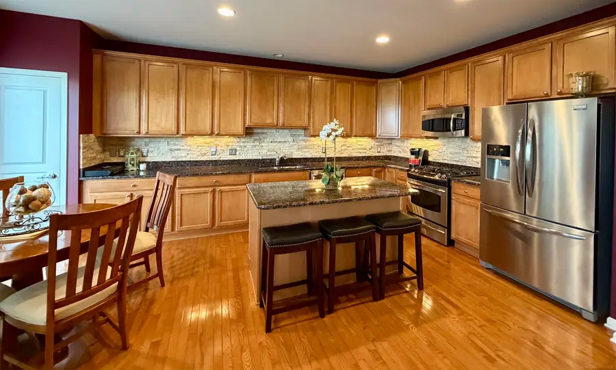 49626 Wayburn DR, Macomb, MI 48042 - #3