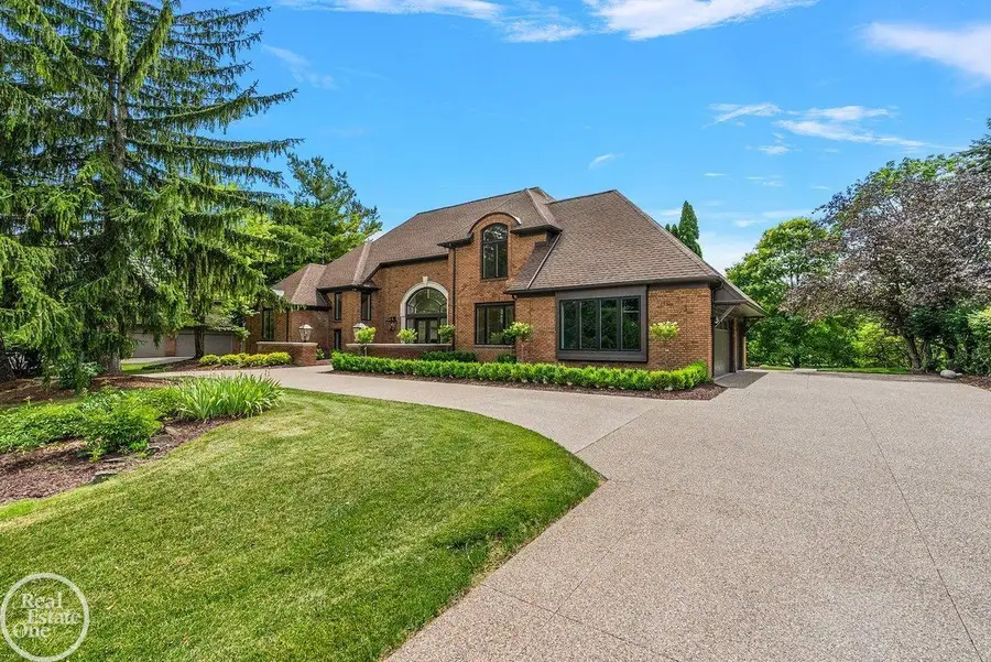 4585 Kiftsgate BND, Bloomfield Hills, MI 48302 - #3