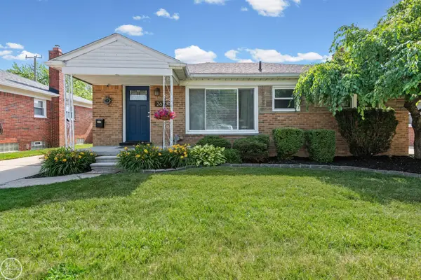 26730 Ursuline ST, StClairShores, MI 48081