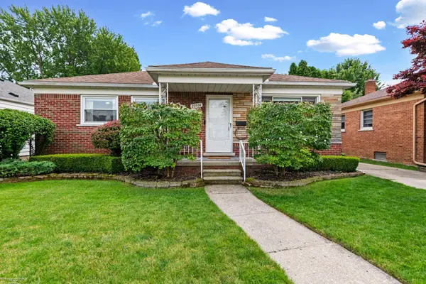 22914 Lincoln ST, StClairShores, MI 48082