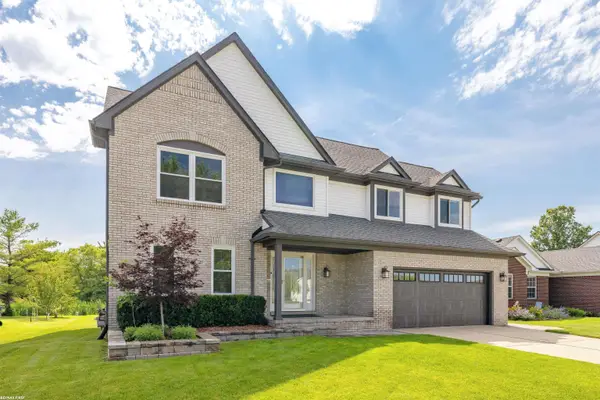52282 Birch CT, Chesterfield, MI 48047