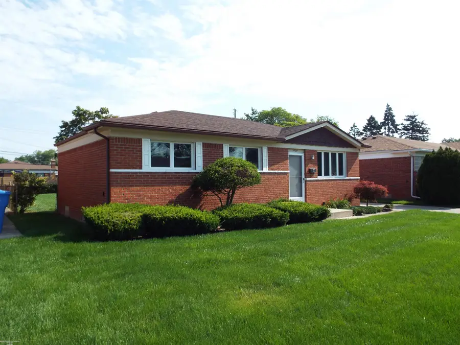 31759 Stricker DR, Warren, MI 48088 - #2