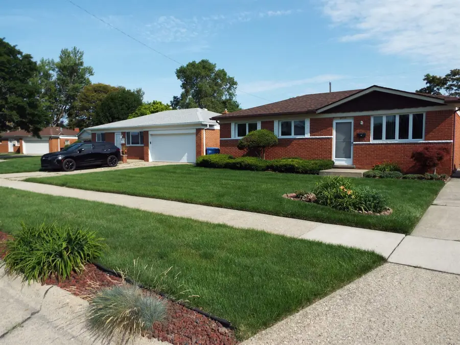 31759 Stricker DR, Warren, MI 48088 - #3