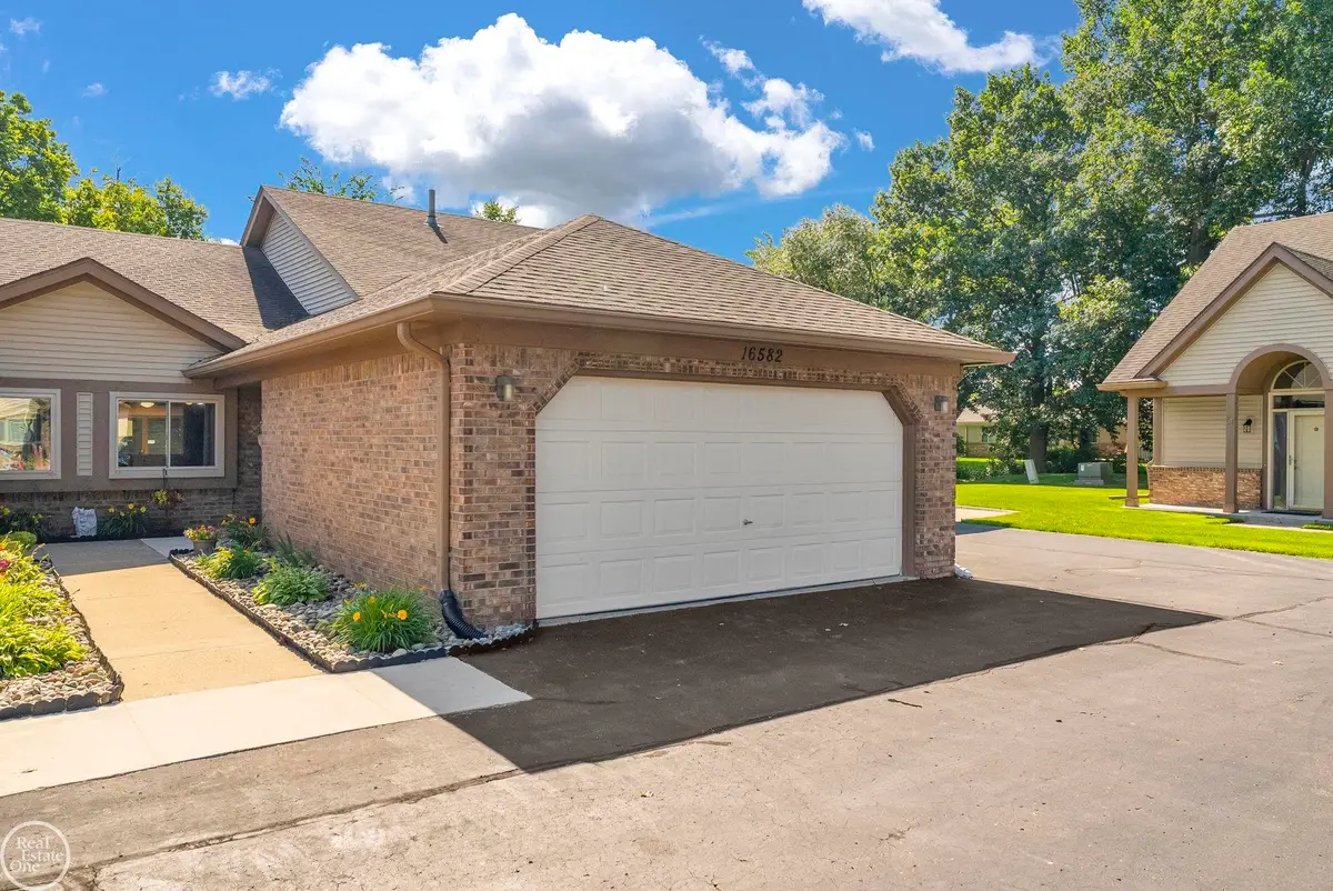 16582 Woodlane DR, Fraser, MI 48026 - #1