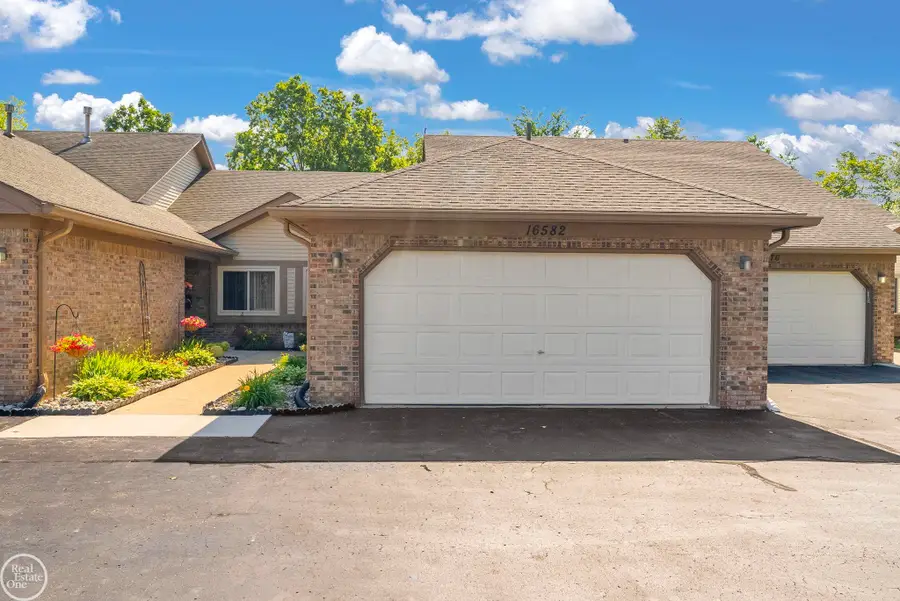 16582 Woodlane DR, Fraser, MI 48026 - #3