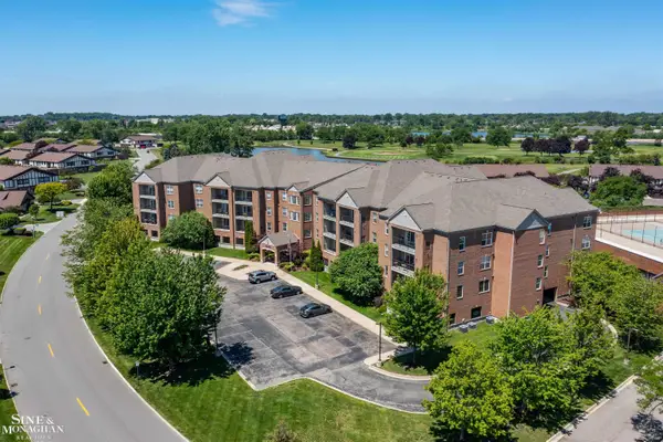 2210 Country Club DR, StClairShores, MI 48082