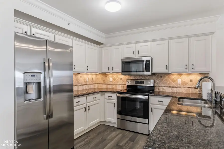 2210 Country Club DR, Saint Clair Shores, MI 48082 - #3