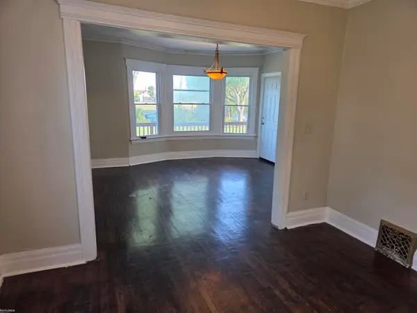9405 Navarre ST, Detroit, MI 48214