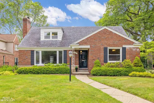 581 Hampton RD, GrossePointeWoods, MI 48236