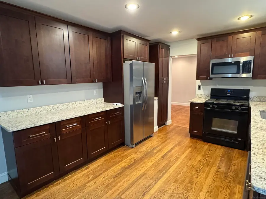 34711 Valley Forge DR, Farmington, MI 48331 - #3