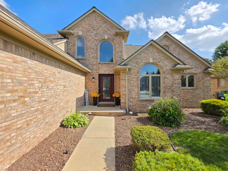 16794 Renee Drive, Macomb, MI 48042 - #2
