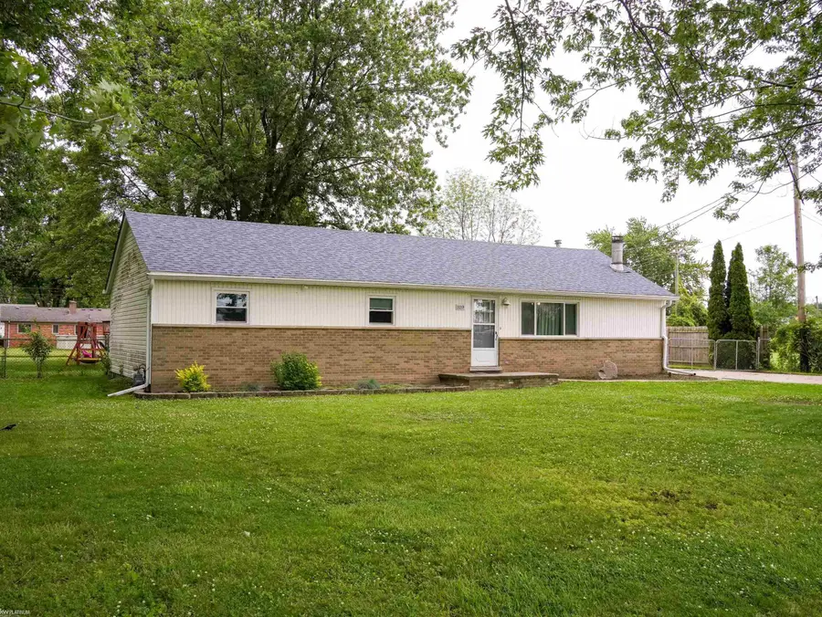 32159 Riverpoint ST, Chesterfield, MI 48047 - #2