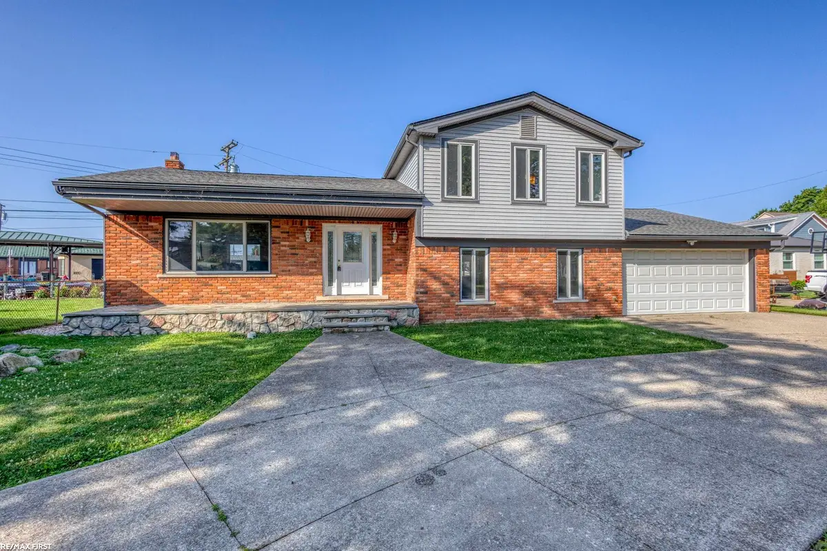 22770 Worthington Ct, Saint Clair Shores, MI 48081 - #1