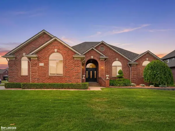 15408 Prentice CT, Macomb, MI 48042