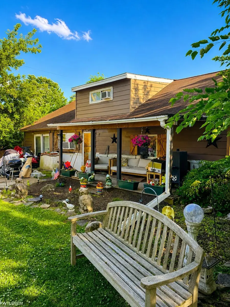 26148 Lamour ST, Harrison Township, MI 48045 - #3