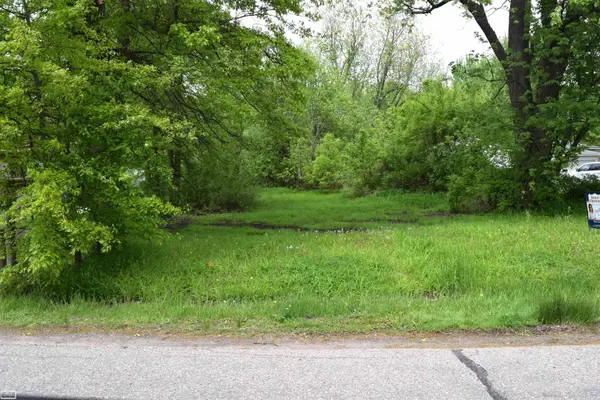38199 Murdicks DR, NewBaltimore, MI 48047