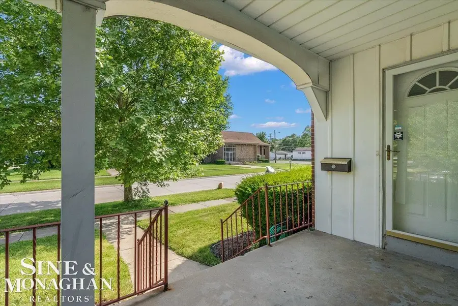 20602 Powers ST, Dearborn Heights, MI 48125 - #2