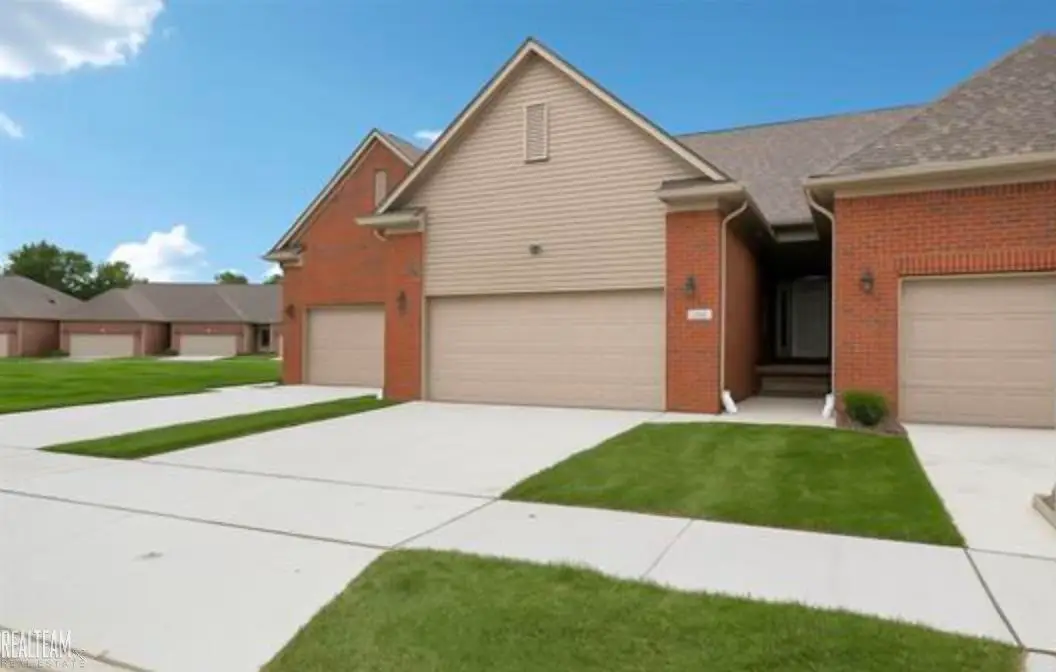 48810 Birmingham DR, Chesterfield, MI 48047 - #1