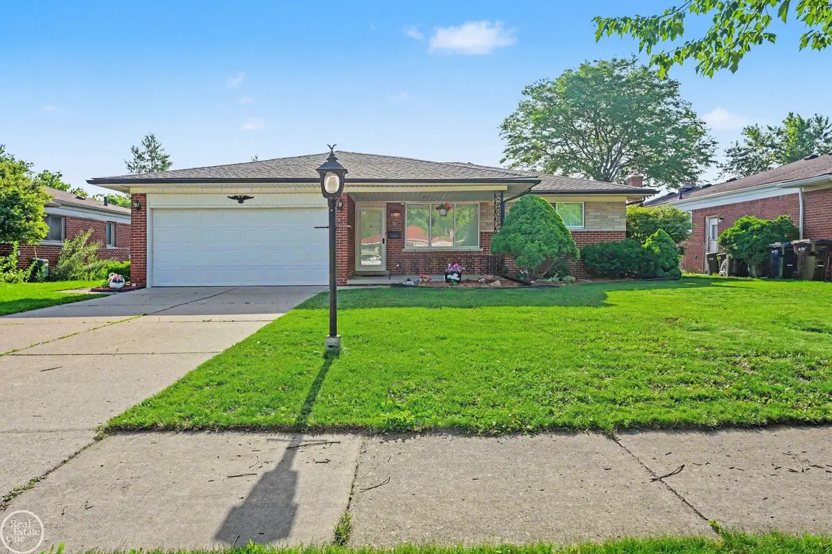 33316 Mina DR, Sterling Heights, MI 48312 - #1