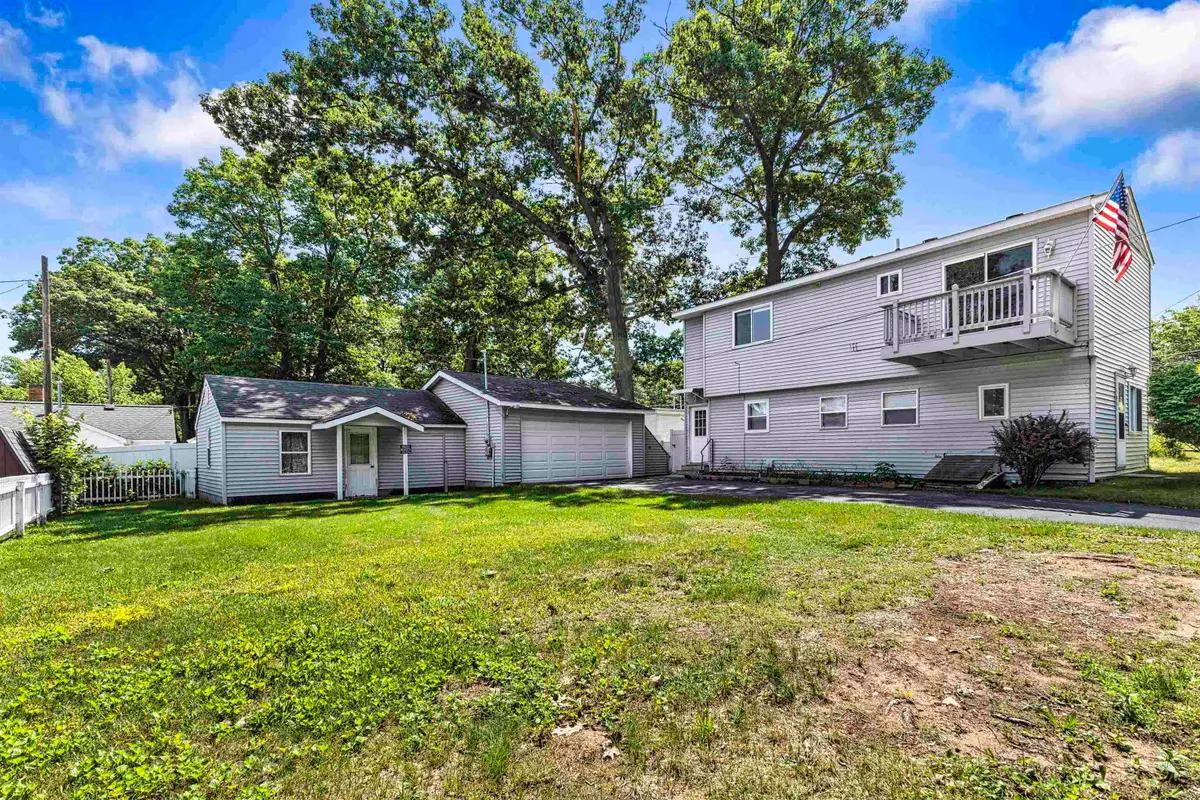 104 Jefferson AVE, Houghton Lake, MI 48629 - #1