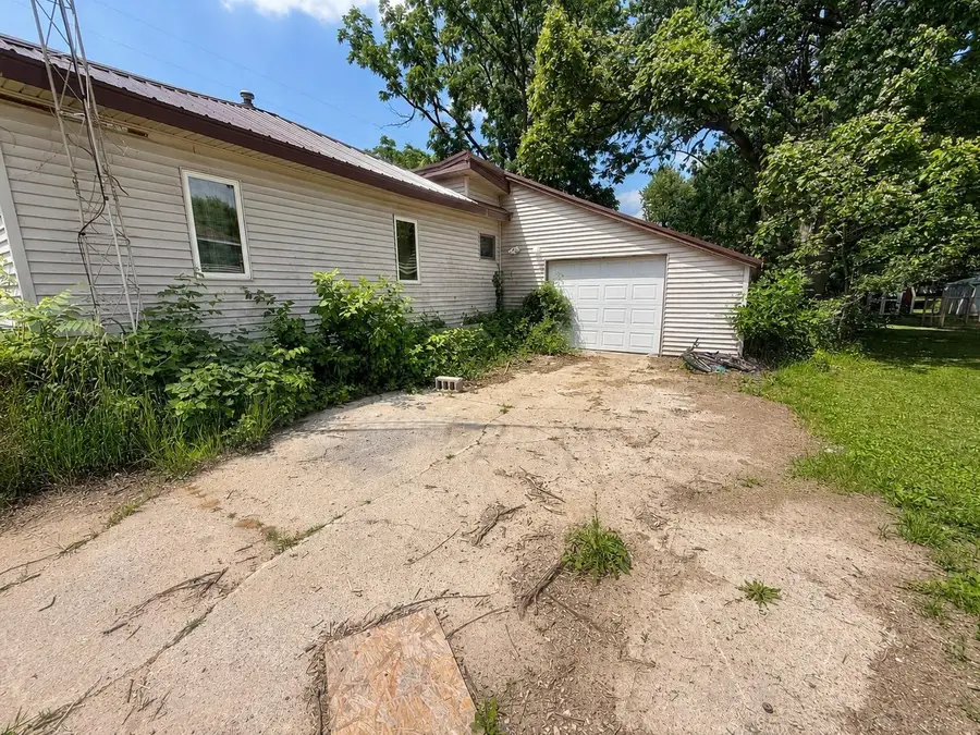 304 W Elba ST, Perrinton, MI 48871 - #3