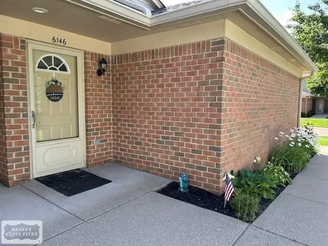 6146 Century Ct. CT, Shelby, MI 48316 - #2
