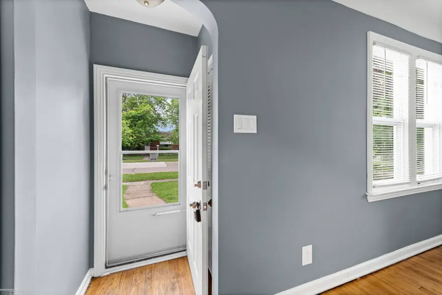 15006 Crescentwood AVE, Eastpointe, MI 48021 - #3