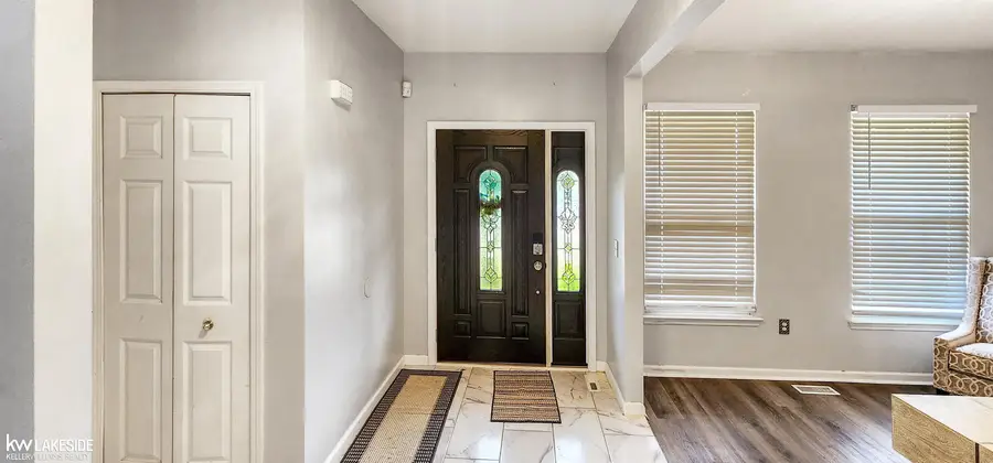 39025 Buckingham DR, Romulus, MI 48174 - #3